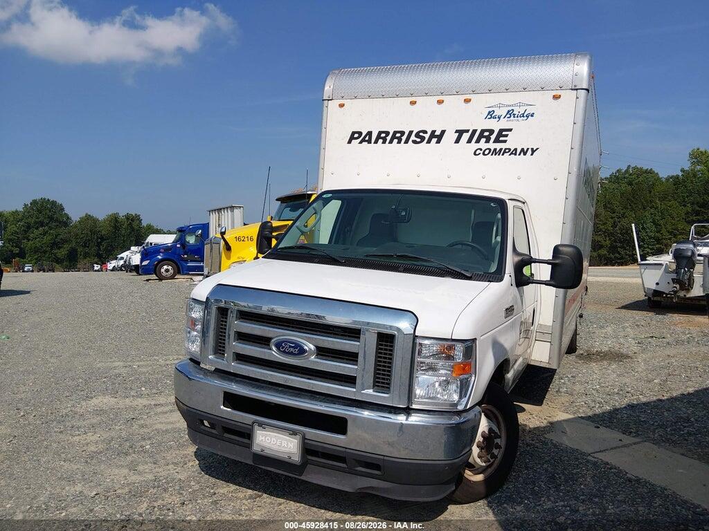 1FDXE4FN4RDD33717 2024 FORD E-450 CUTAWAY photo no. 2
