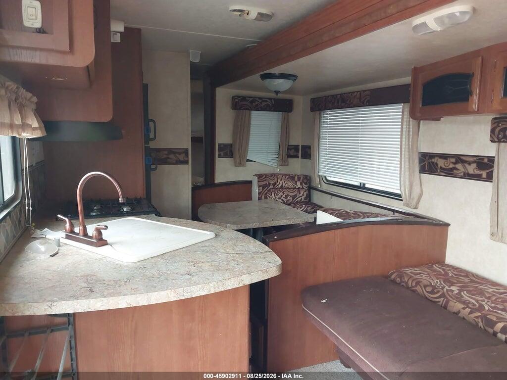 4X4PWDE28DA248987 2013 FOREST RIVER WILDWOOD photo no. 5
