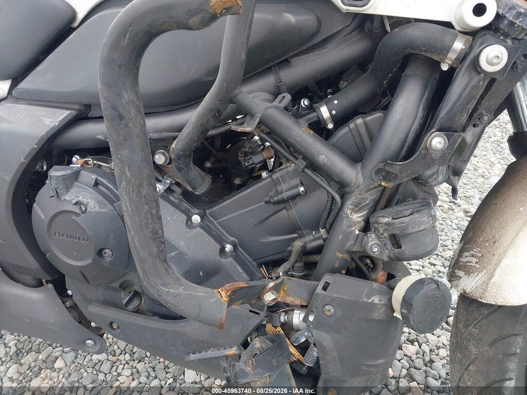 JH2RC690XEK000613 2014 HONDA CTX700 photo no. 8
