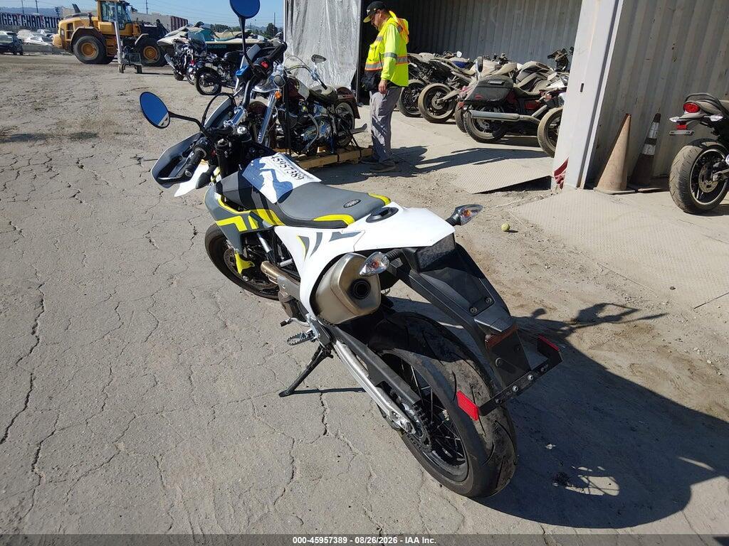 VBKUSV40XMM710569 2021 HUSQVARNA SUPERMOTO 701 photo no. 3
