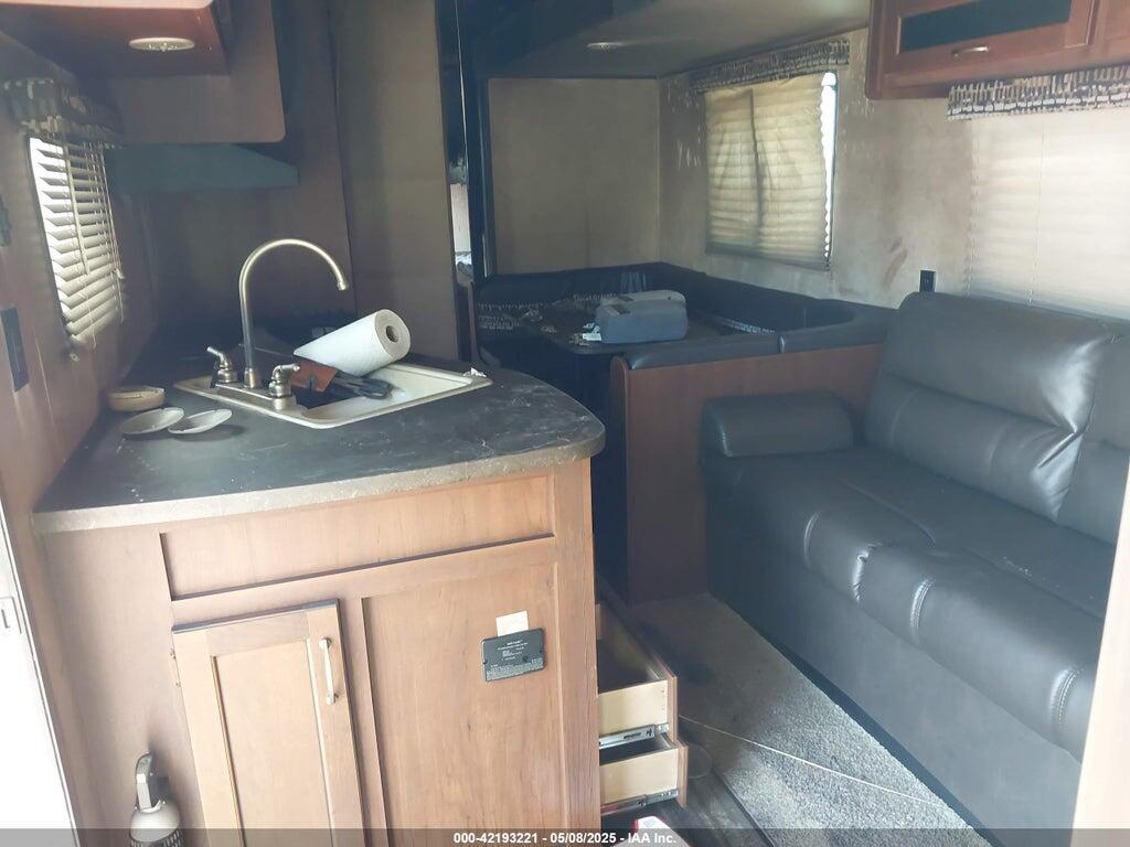 1UJBJ0BS6H17M0307 2017 JAYCO JAY FLIGHT photo no. 5