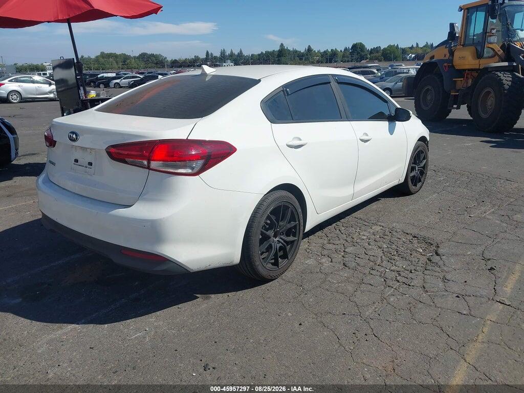 3KPFK4A77HE013421 2017 KIA FORTE photo no. 4