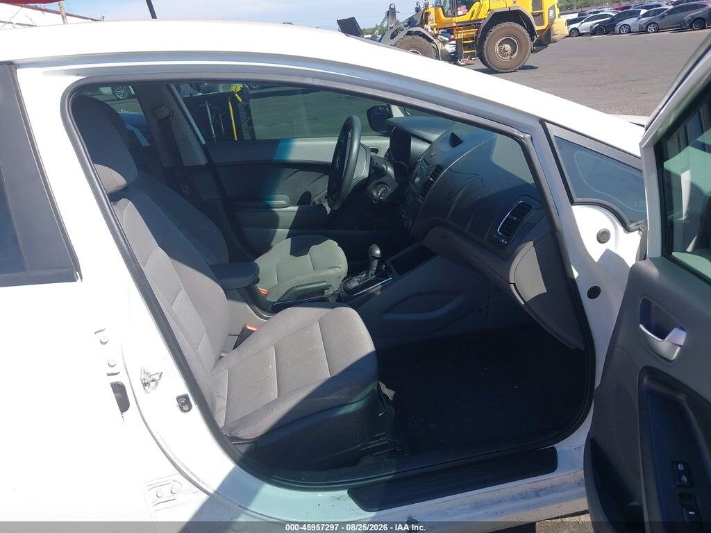 3KPFK4A77HE013421 2017 KIA FORTE photo no. 5