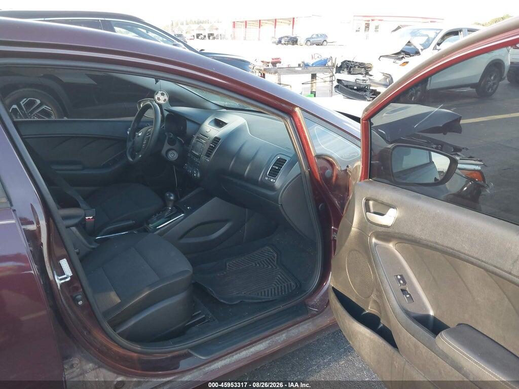 3KPFL4A73HE029919 2017 KIA FORTE photo no. 5