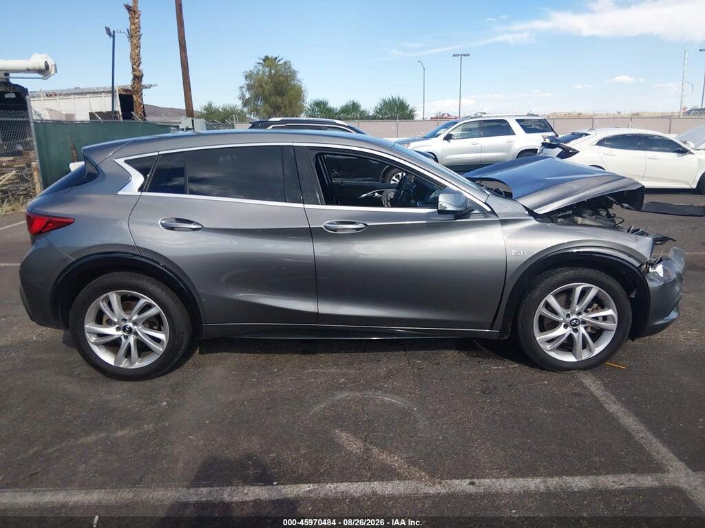 SJKCH5CP1JA057327 2018 INFINITI QX30 photo no. 12