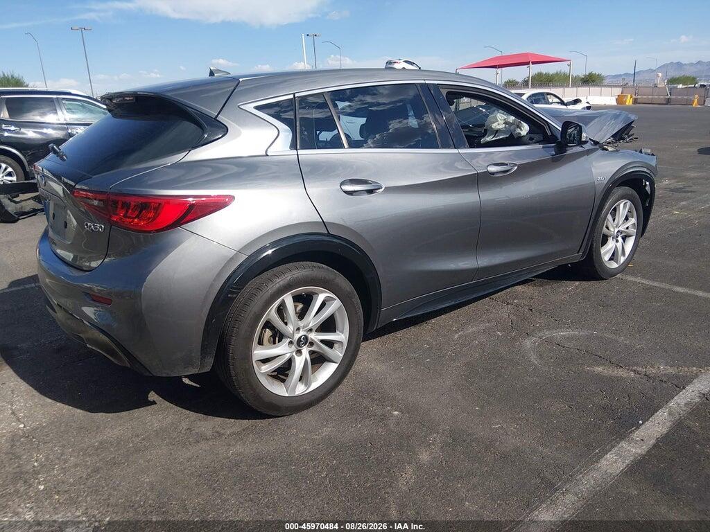 SJKCH5CP1JA057327 2018 INFINITI QX30 photo no. 4