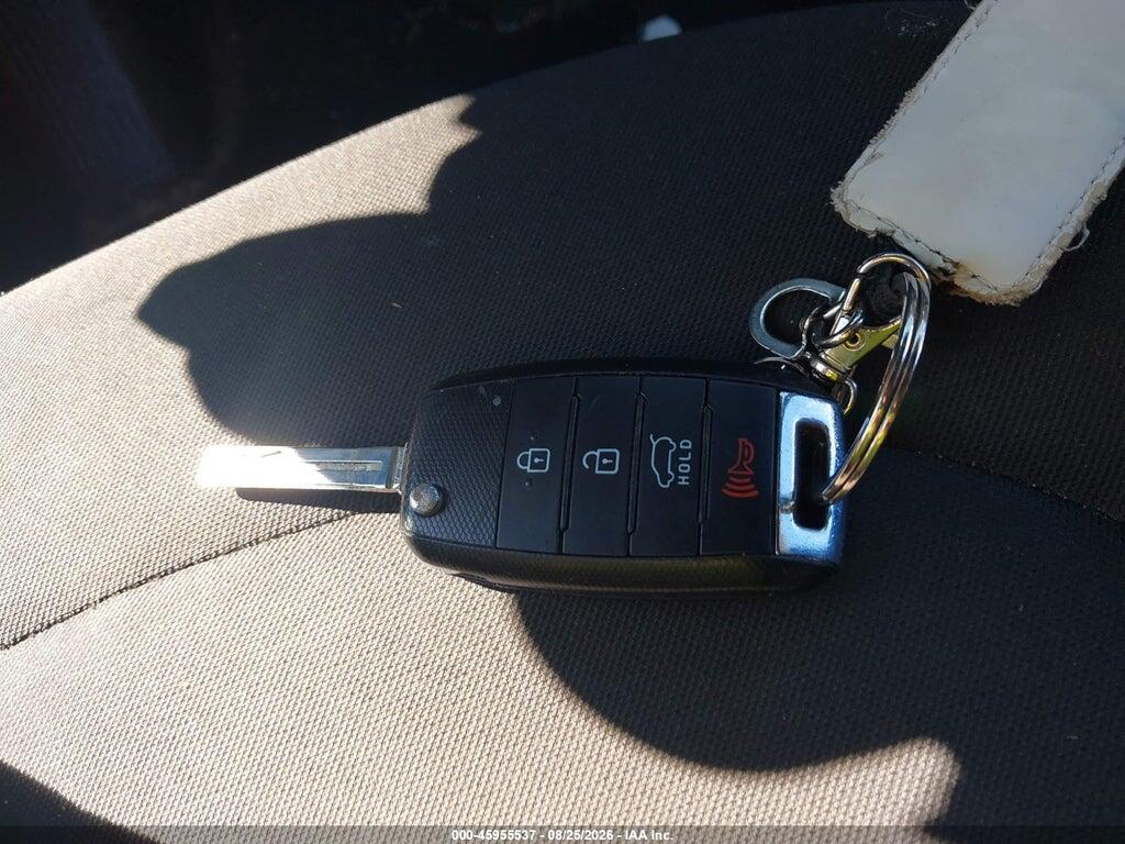 KNDJN2A29K7698622 2019 KIA SOUL photo no. 11