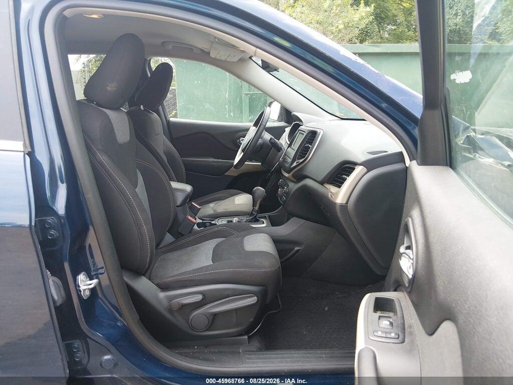 1C4PJLCB7JD596485 2018 JEEP CHEROKEE photo no. 5