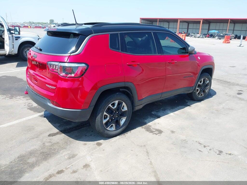 3C4NJDDB8JT201039 2018 JEEP COMPASS photo no. 4