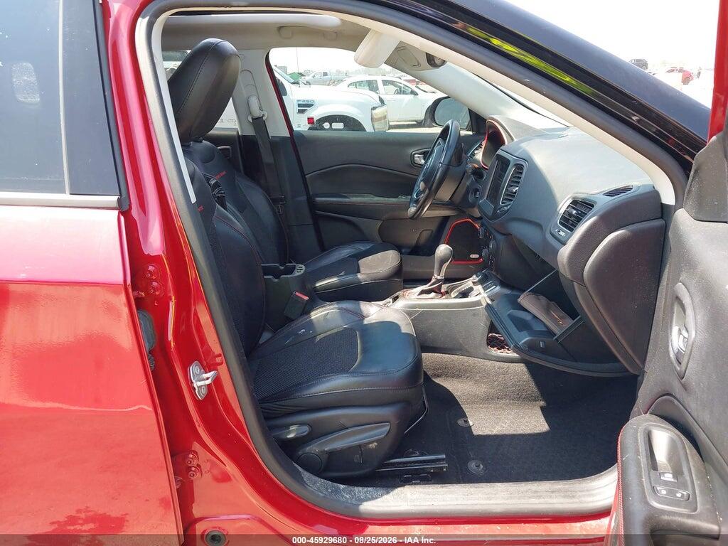 3C4NJDDB8JT201039 2018 JEEP COMPASS photo no. 5