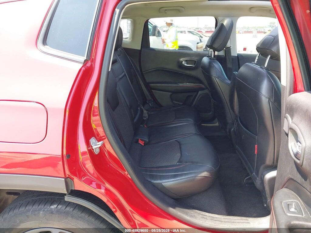 3C4NJDDB8JT201039 2018 JEEP COMPASS photo no. 8