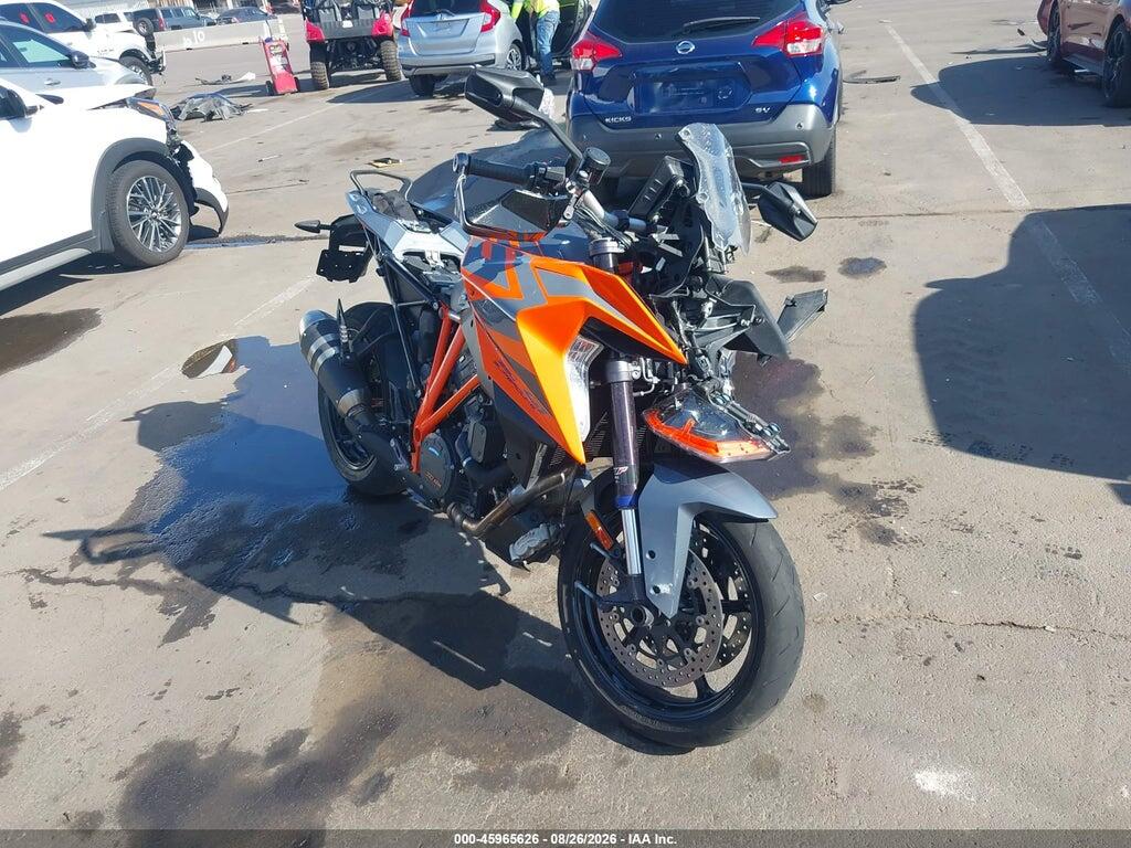 2023 KTM 1290 VBKV69401PM967396