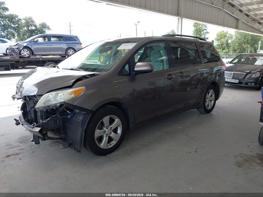 5TDKK3DC1DS383099 2013 TOYOTA SIENNA photo no. 2
