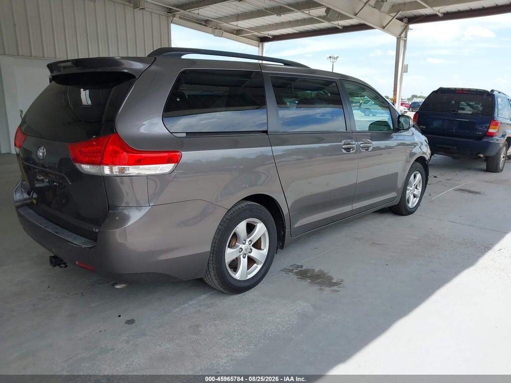 5TDKK3DC1DS383099 2013 TOYOTA SIENNA photo no. 4