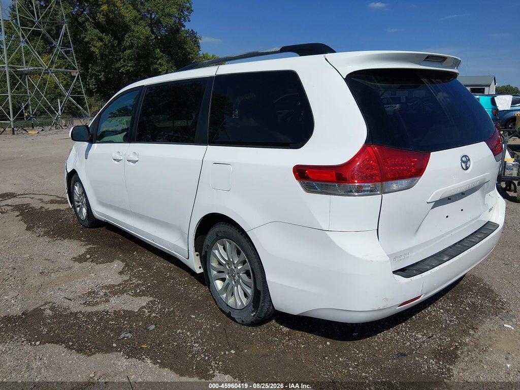 5TDYK3DC4DS335185 2013 TOYOTA SIENNA photo no. 3