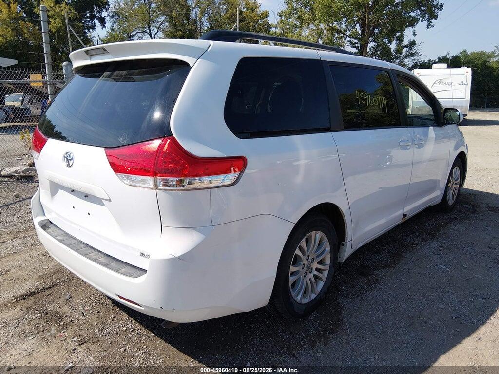 5TDYK3DC4DS335185 2013 TOYOTA SIENNA photo no. 4