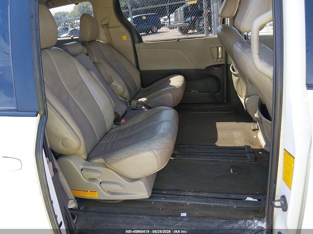 5TDYK3DC4DS335185 2013 TOYOTA SIENNA photo no. 8