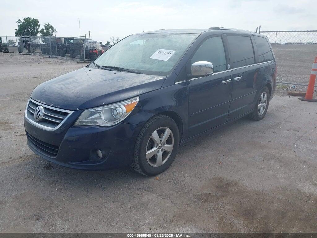 2C4RVADG7DR725760 2013 VOLKSWAGEN ROUTAN photo no. 2