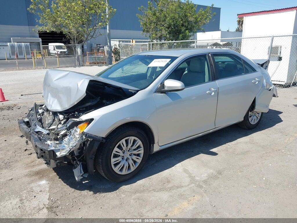4T4BF1FK3ER427275 2014 TOYOTA CAMRY photo no. 2