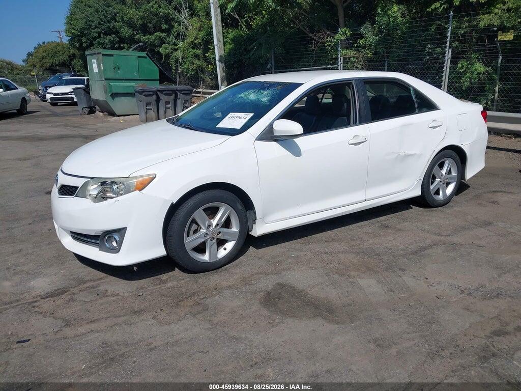 4T1BF1FK3EU414066 2014 TOYOTA CAMRY photo no. 2
