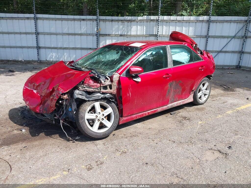 4T1BF1FK6EU754926 2014 TOYOTA CAMRY photo no. 2
