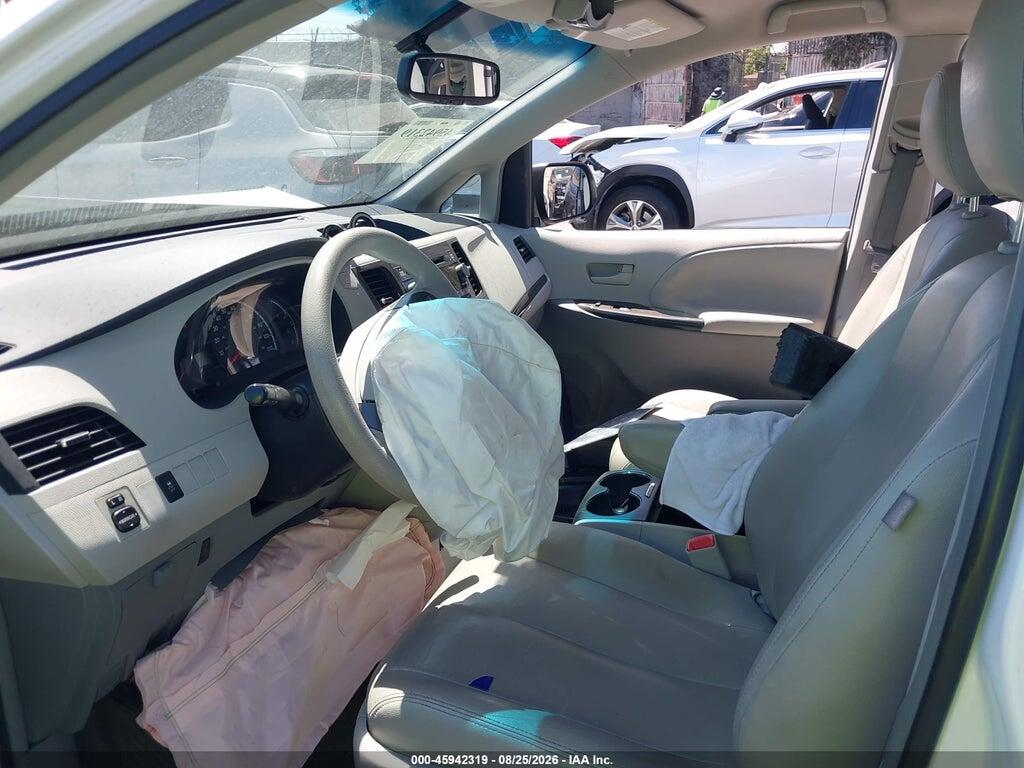 5TDKK3DC6ES454184 2014 TOYOTA SIENNA photo no. 5