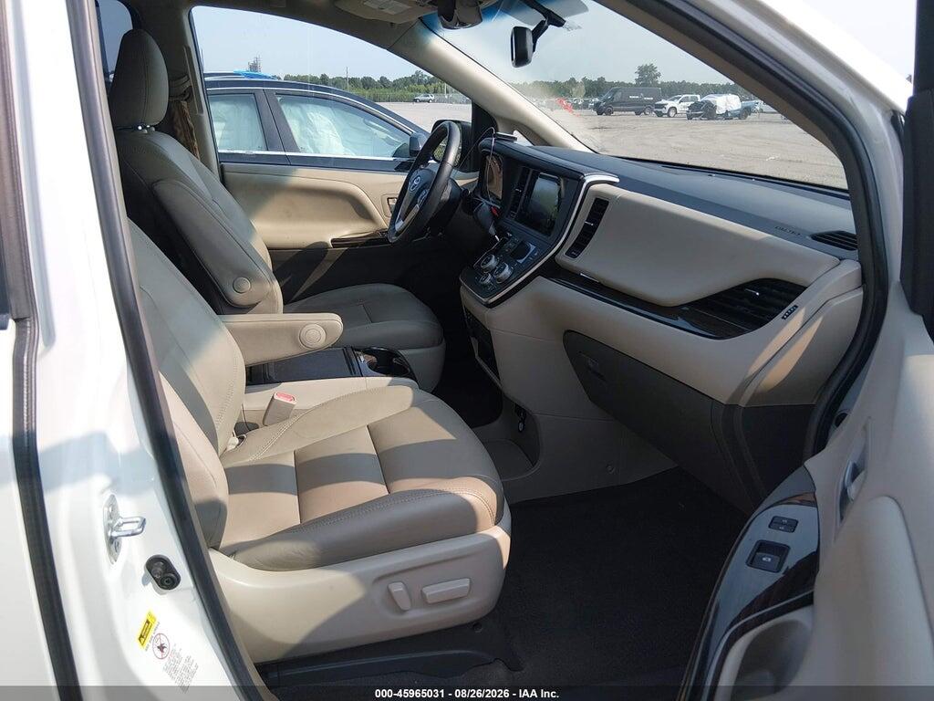 5TDYZ3DC7HS788735 2017 TOYOTA SIENNA photo no. 5