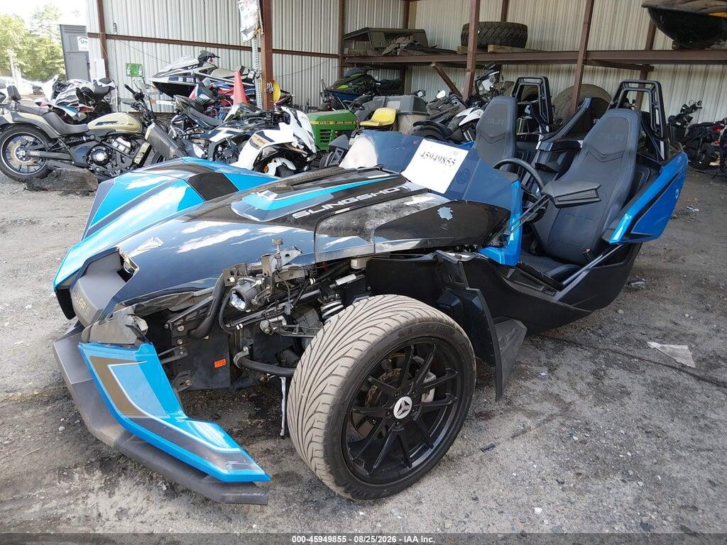 57XAARFA2J8125324 2018 POLARIS SLINGSHOT photo no. 2