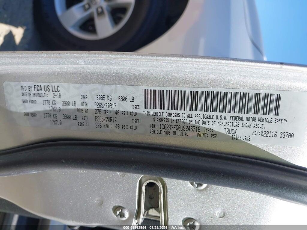 1C6RR7FG0JS246716 2018 RAM 1500 photo no. 9