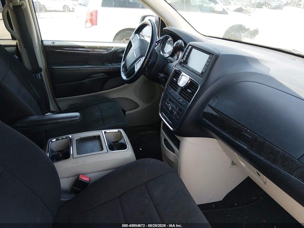 2A4RR5DG3BR734538 2011 CHRYSLER TOWN & COUNTRY photo no. 5