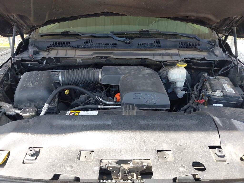 1C6RR7LG4JS260266 2018 RAM 1500 photo no. 10