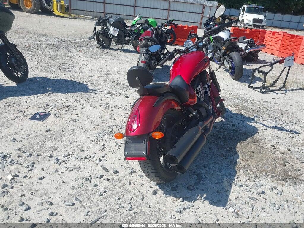 5VPCVBAB9H3059215 2017 VICTORY MOTORCYCLES VEGAS photo no. 4