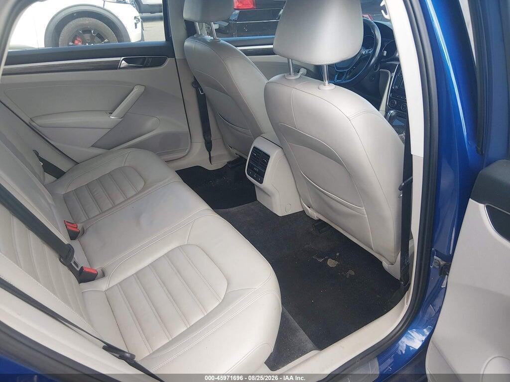 1VWCT7A36HC033212 2017 VOLKSWAGEN PASSAT photo no. 8