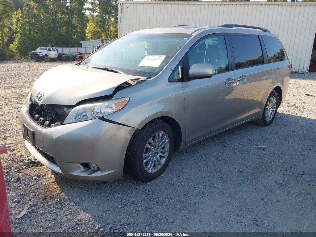 5TDYK3DC1GS724287 2016 TOYOTA SIENNA photo no. 2