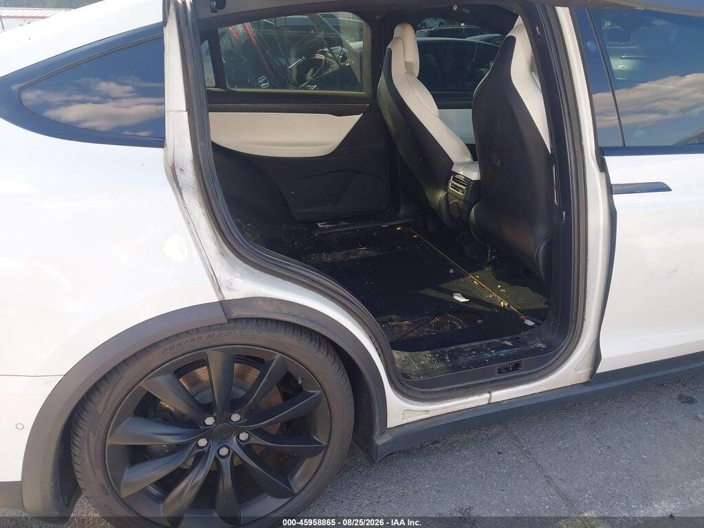 5YJXCBE21JF085848 2018 TESLA MODEL X photo no. 8