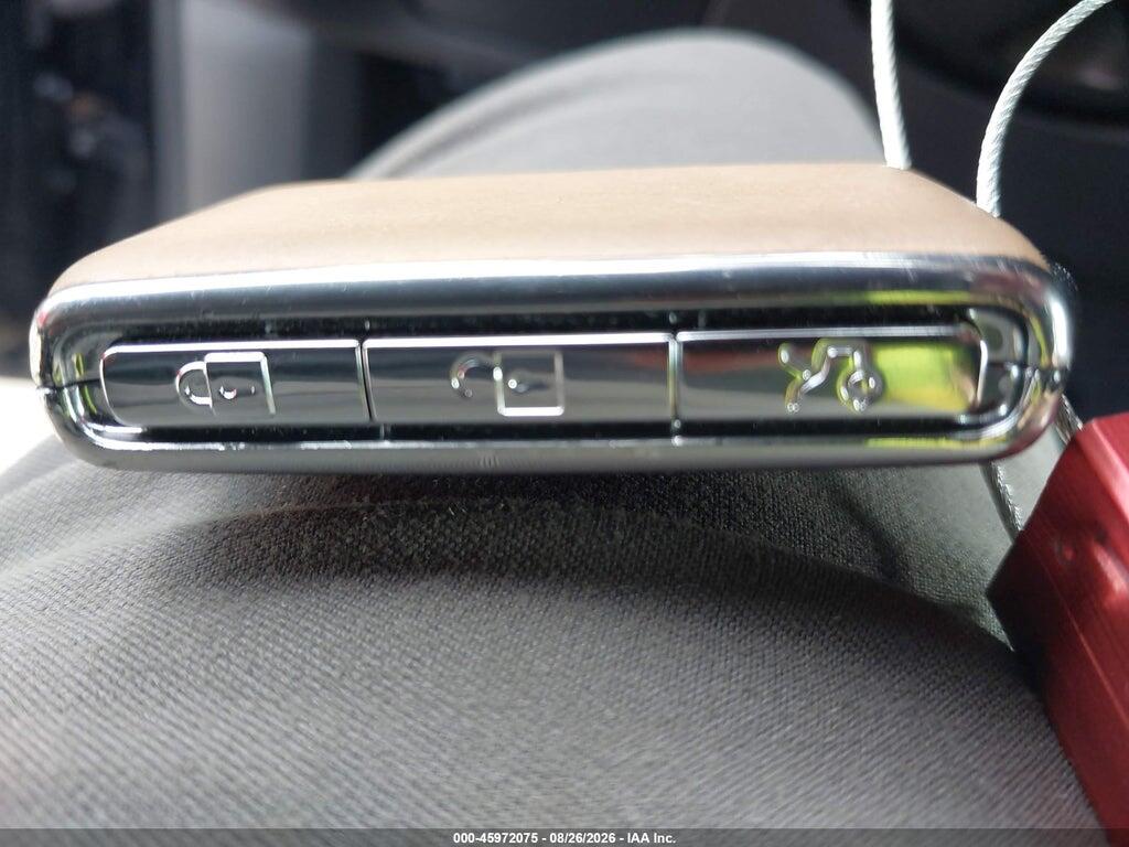YV4A22PL9G1045787 2016 VOLVO XC90 photo no. 11