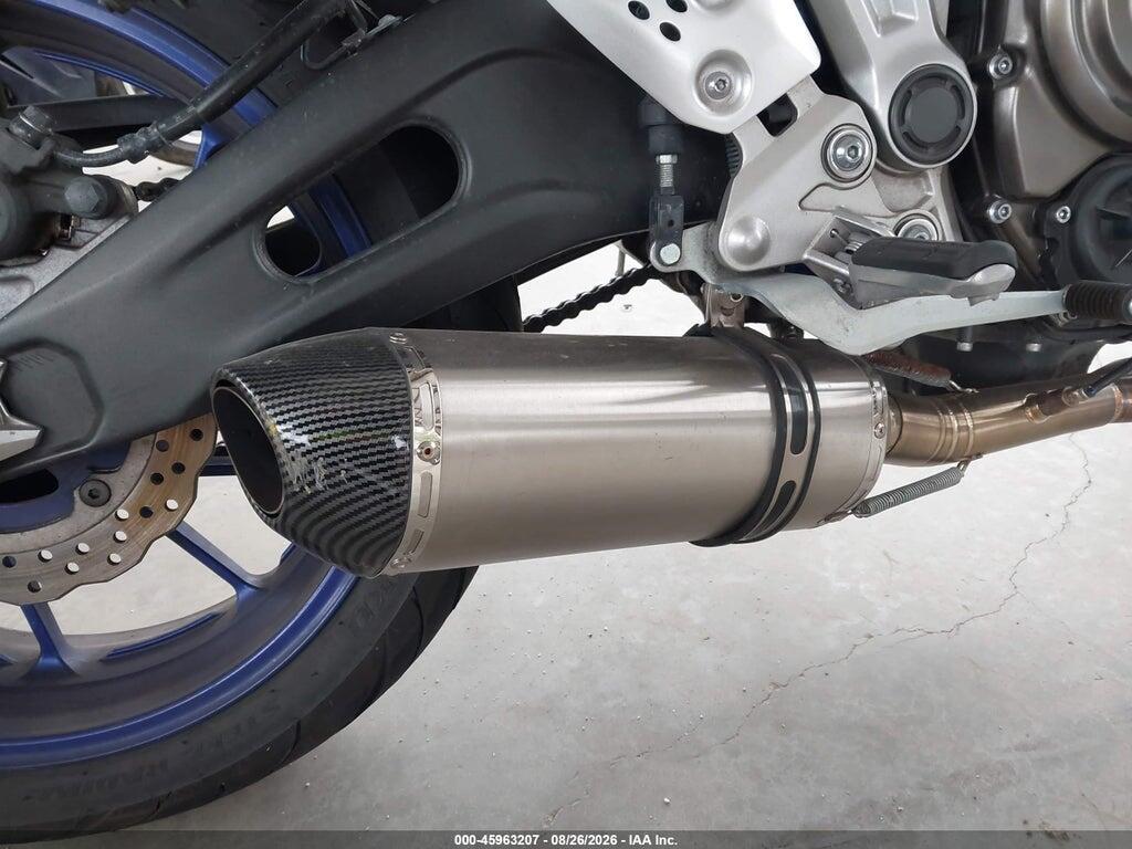 JYARM06E8GA011200 2016 YAMAHA FZ07 photo no. 12