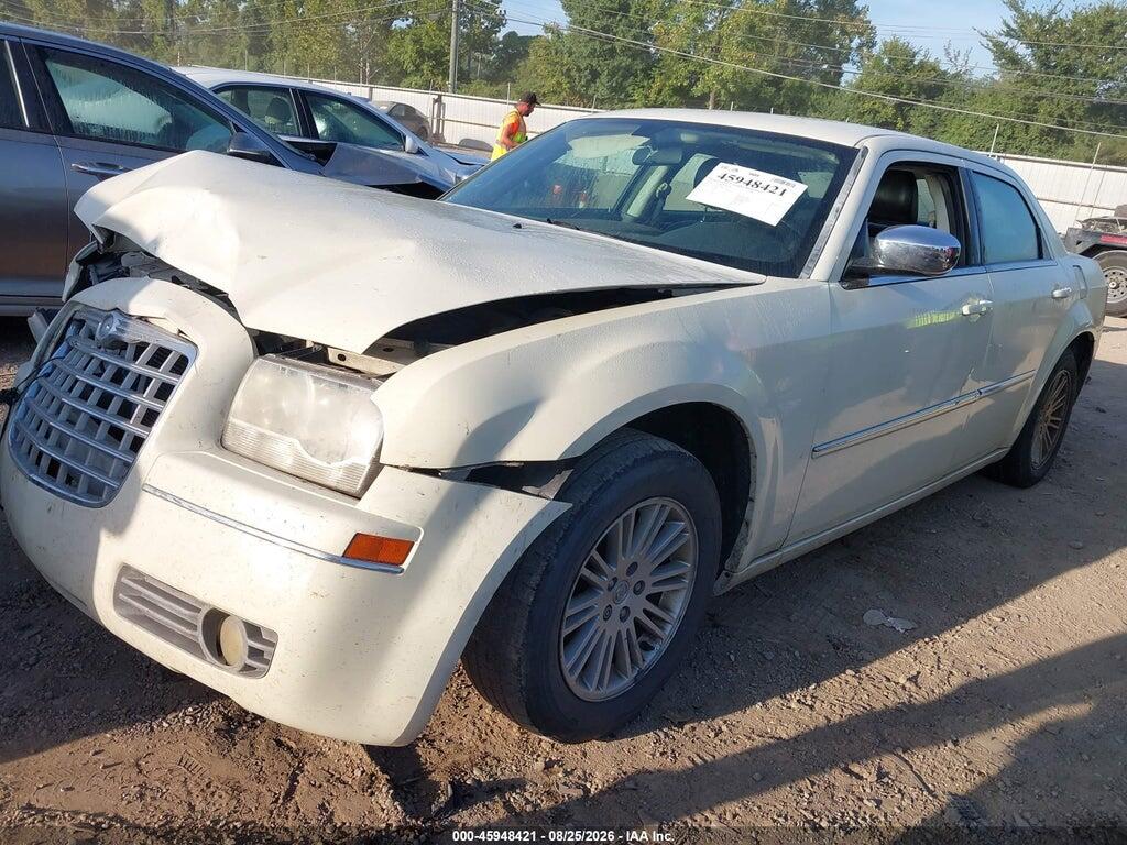 2C3CA5CV8AH235827 2010 CHRYSLER 300 photo no. 2