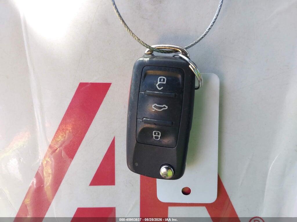 3VWFD7AT6KM705690 2019 VOLKSWAGEN BEETLE photo no. 11