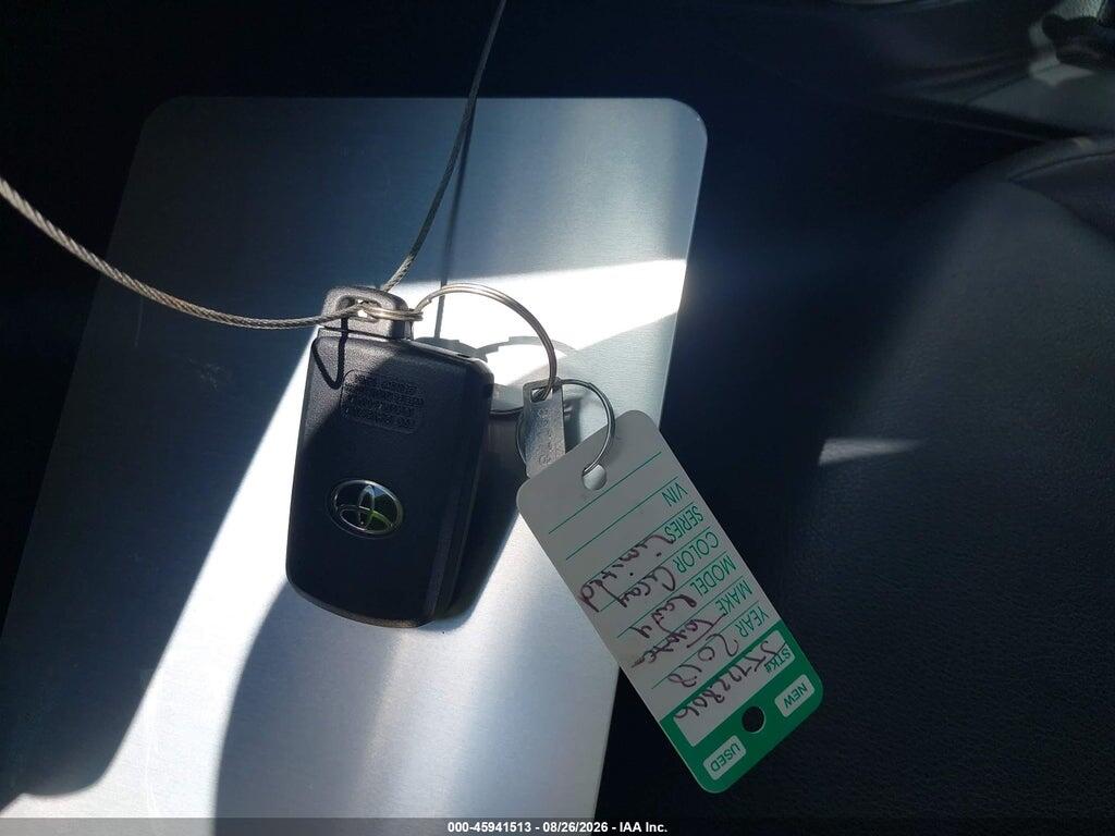 JTMDFREV8JJ722806 2018 TOYOTA RAV4 photo no. 11