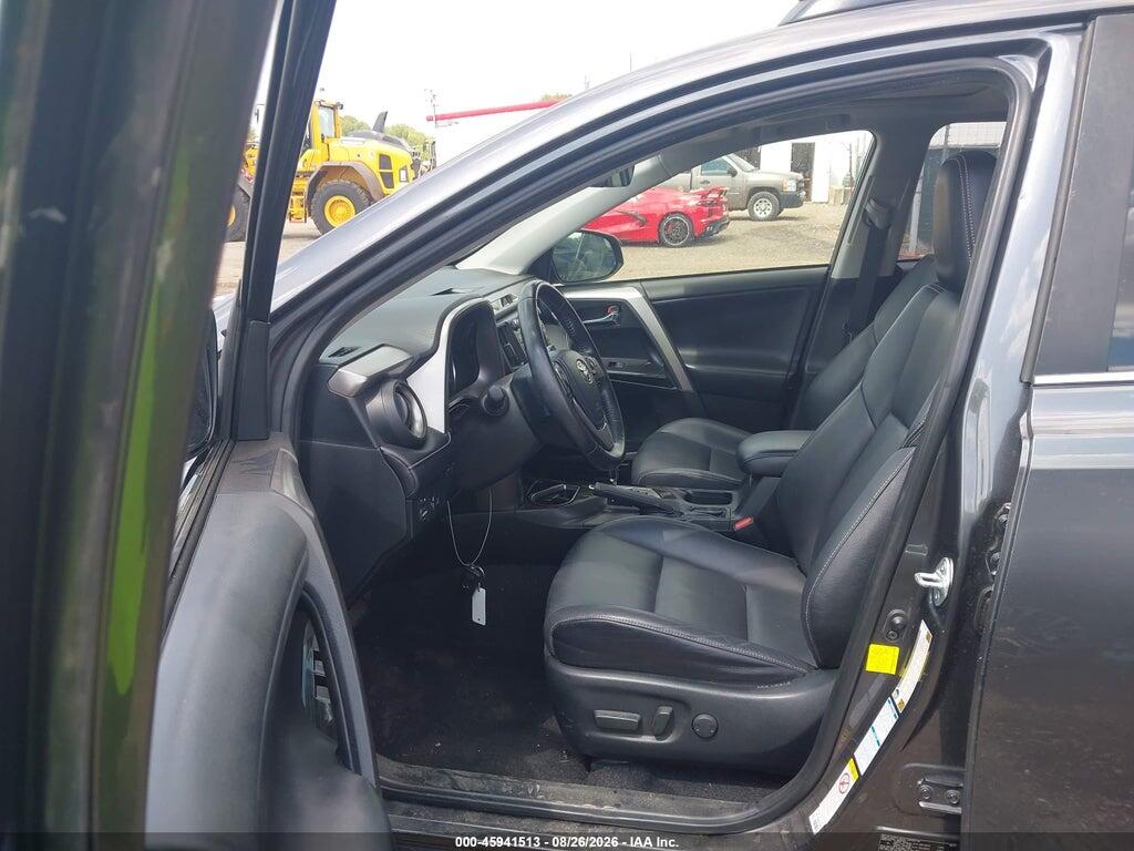 JTMDFREV8JJ722806 2018 TOYOTA RAV4 photo no. 5