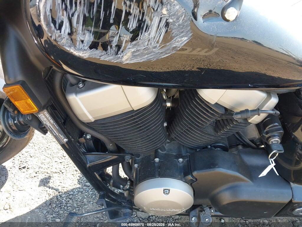 JH2RC5371BK100336 2011 HONDA VT750 photo no. 9
