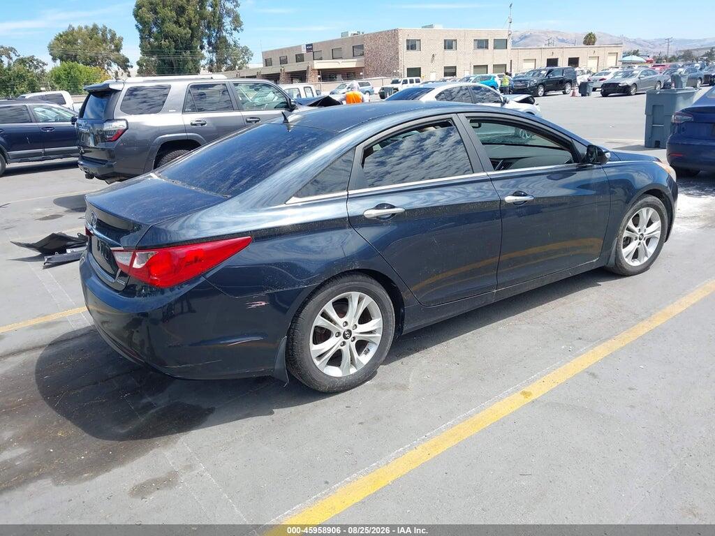 5NPEC4AC9BH268130 2011 HYUNDAI SONATA photo no. 4