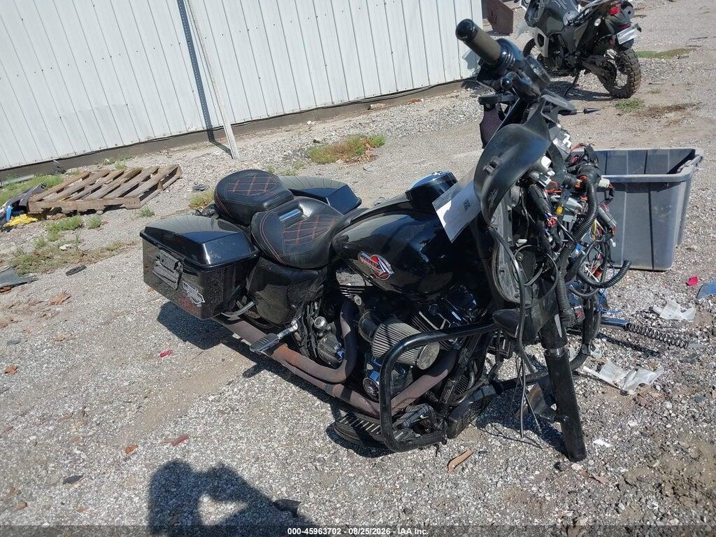 2010 HARLEY-DAVIDSON FLHX 1HD1KB417AB611970