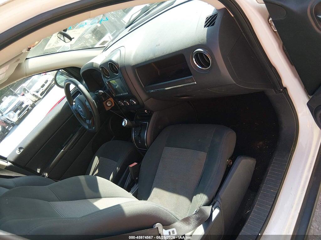 1J4NT1FB6BD137963 2011 JEEP COMPASS photo no. 5