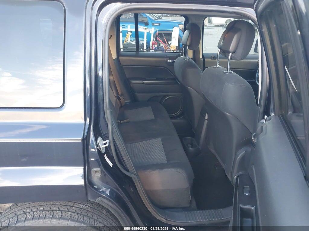 1J4NF1GB4BD100285 2011 JEEP PATRIOT photo no. 8