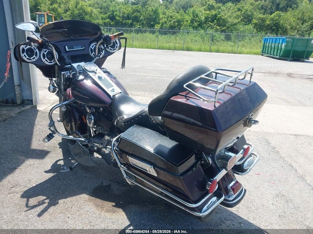 1HD1FBW135Y647367 2005 HARLEY-DAVIDSON FLHRI photo no. 3
