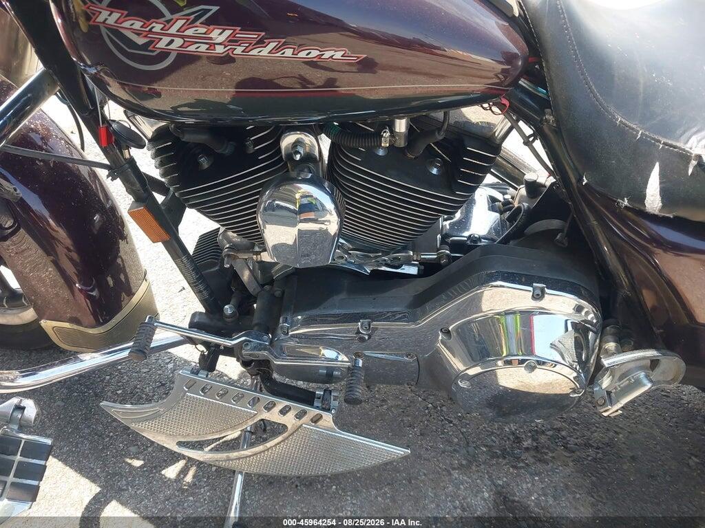 1HD1FBW135Y647367 2005 HARLEY-DAVIDSON FLHRI photo no. 9
