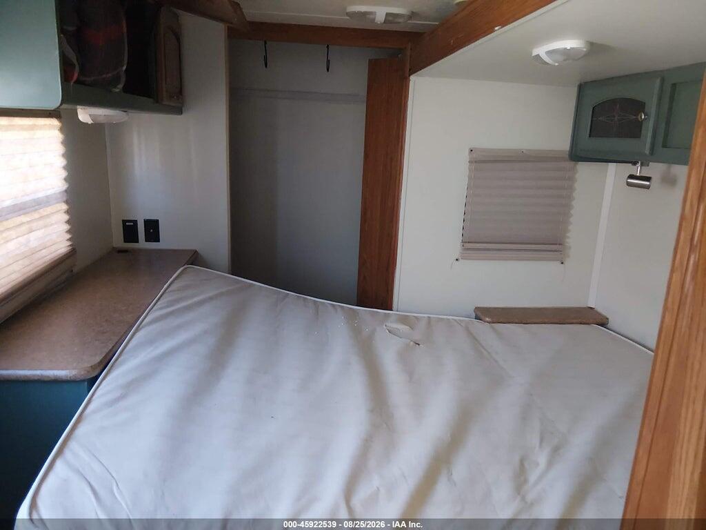 4X4TRLG20C1843491 2012 FOREST RIVER OTHER photo no. 8