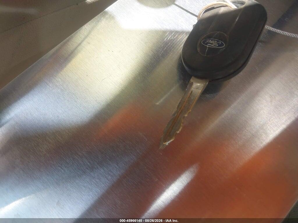 1FMCU93198KA45878 2008 FORD ESCAPE photo no. 11